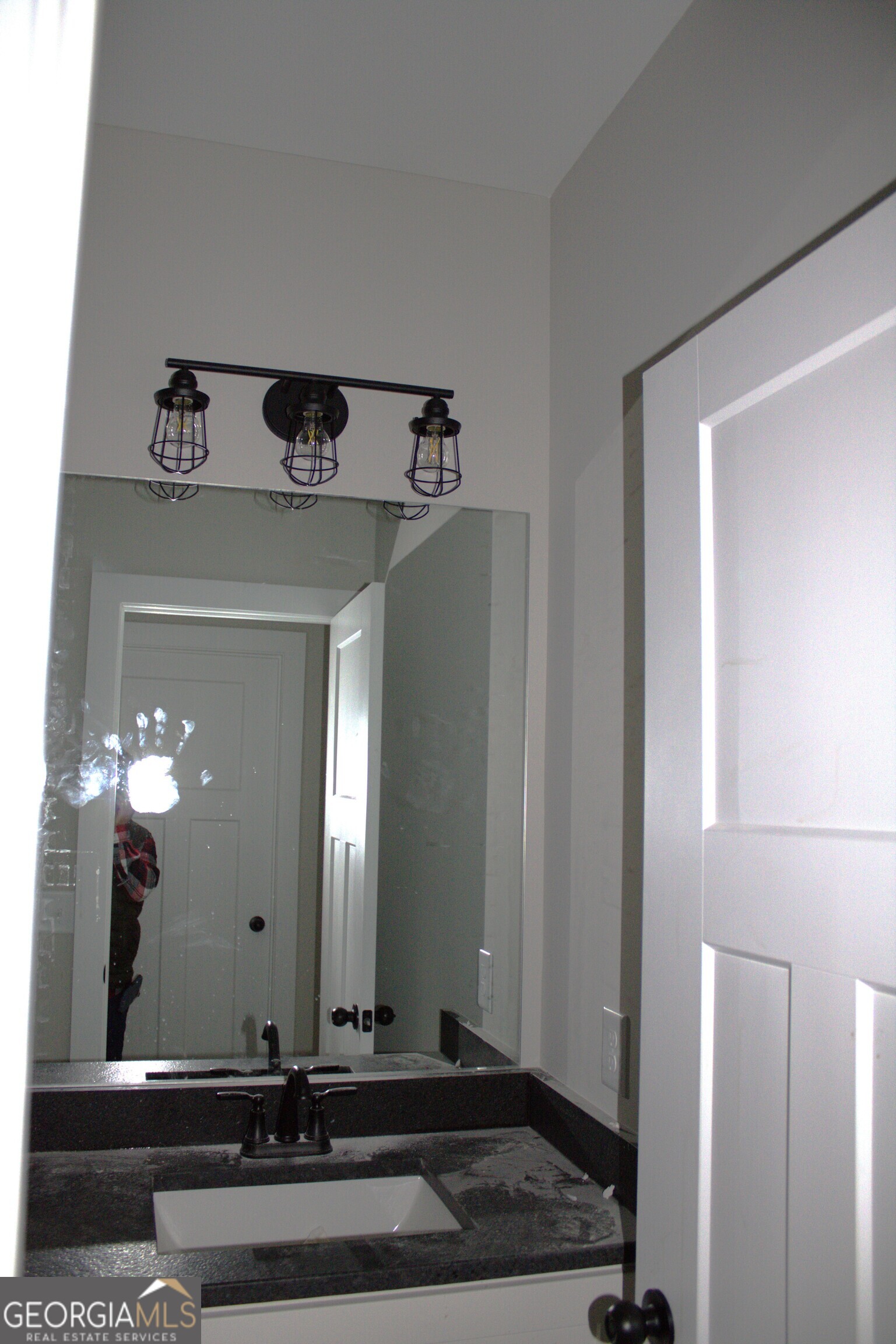123 Fairview Street Hartwell, GA 30643 - Photo 20 of 23 a view of a mirror of a room