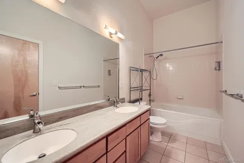 $395,000 | 7700 East 29th Avenue, Unit 404, Denver, CO 80238