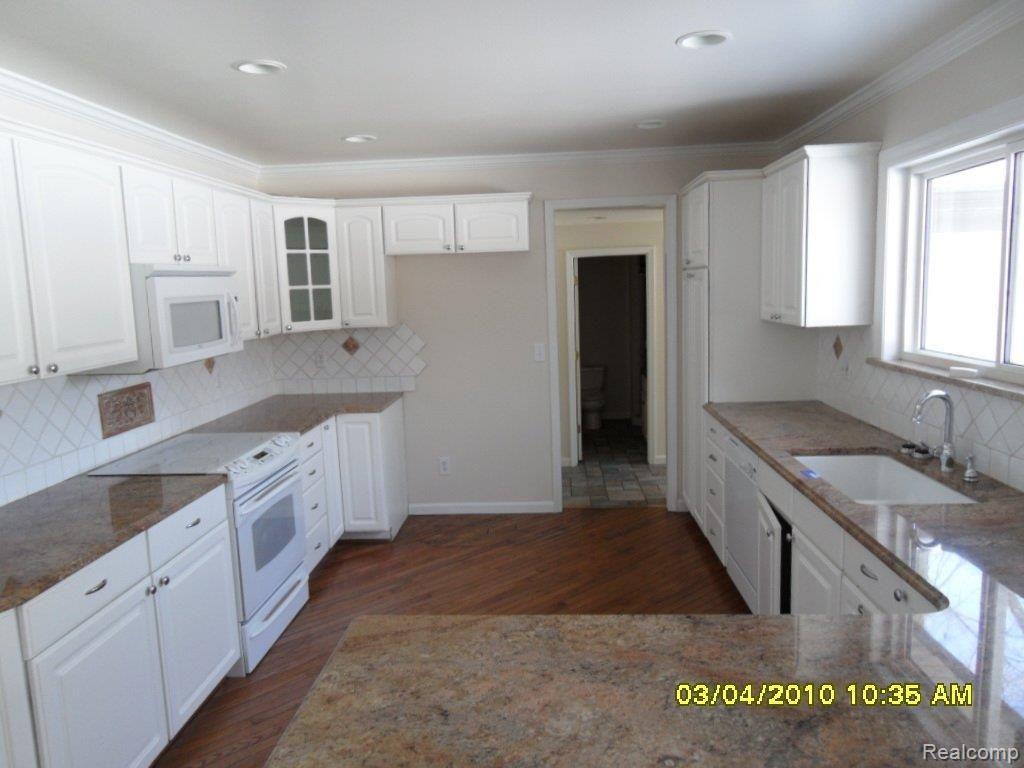 50329 Sass Road New Baltimore, MI 48047 - Photo 6 of 14 kitchen