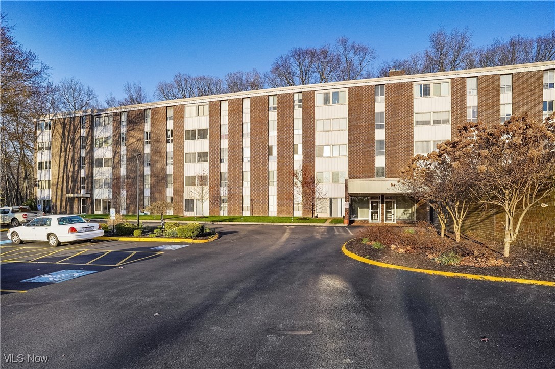 3070 Kent Road, Unit 508 Stow, OH 44224 - Photo 1 of 36 Gallery Image 1