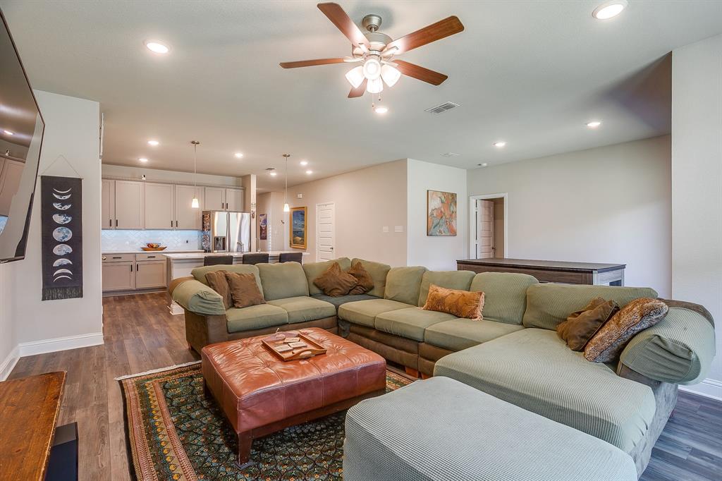 8225 Manx Point Godley, TX 76044 - Photo 12 of 40