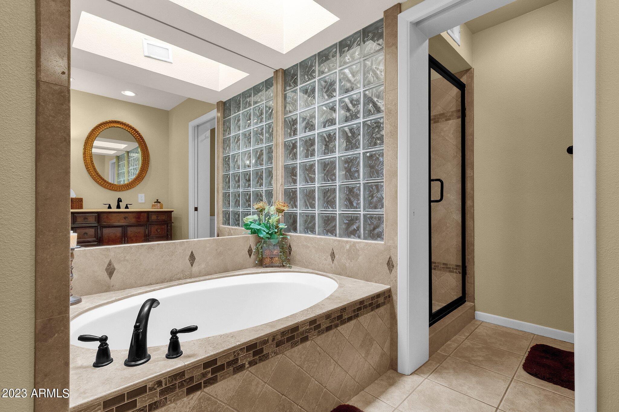 7760 East Gainey Ranch Road, Unit 29 Scottsdale, AZ 85258 - Photo 29 of 54 Master Bath