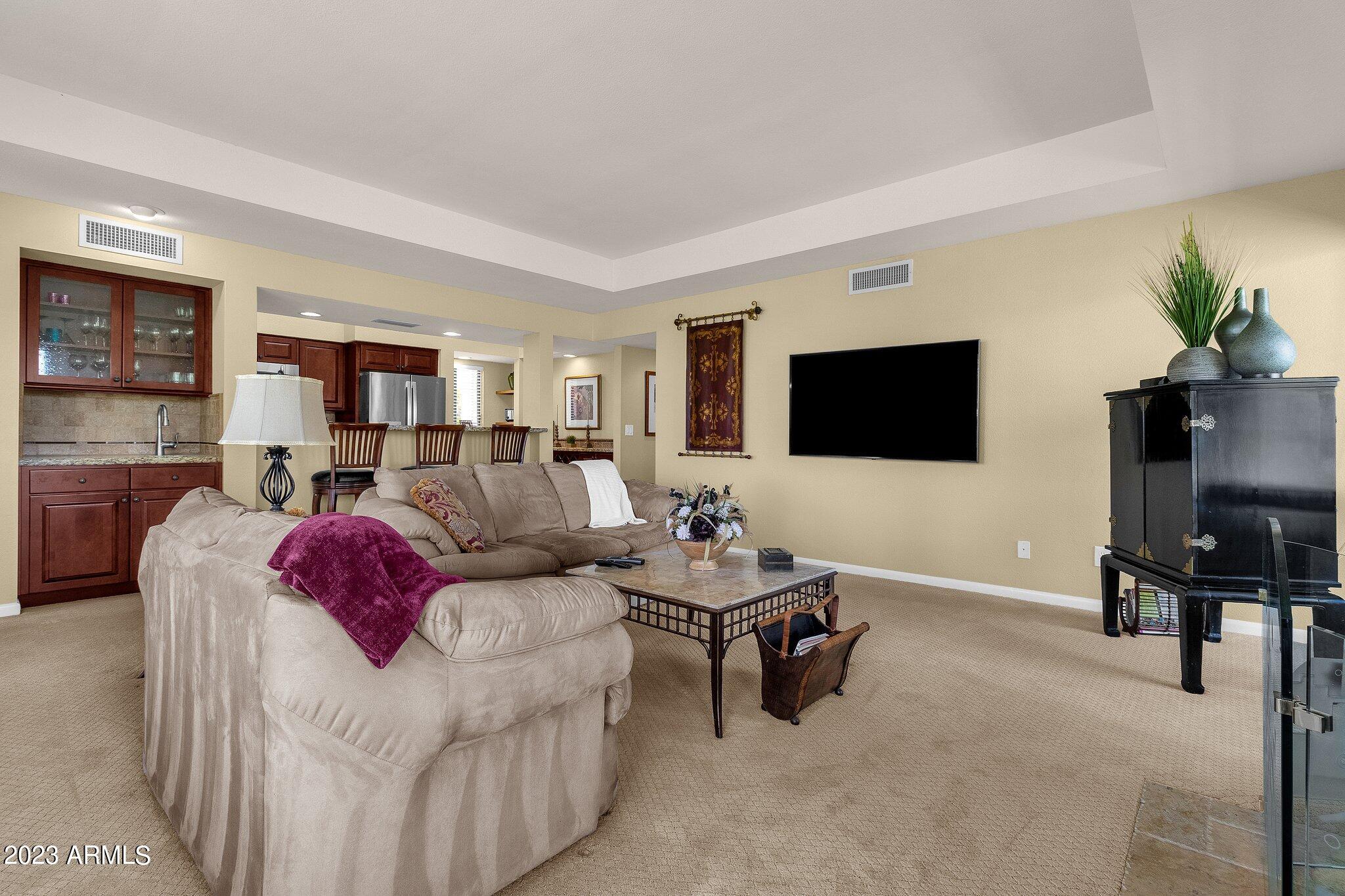 7760 East Gainey Ranch Road, Unit 29 Scottsdale, AZ 85258 - Photo 10 of 54 Living Room