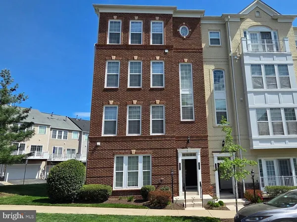 $424,900 | 14501 Barkham Drive, Woodbridge, VA 22191
