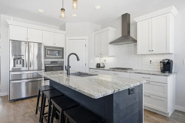 $659,900 | 1465 Shawnas Place South, Fargo, ND 58104