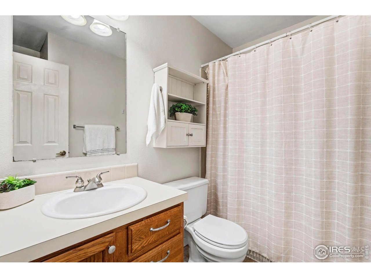 1601 West Swallow Road, Unit 9B Fort Collins, CO 80526 - Photo 16 of 24 Bathroom 2 with tub and shower
