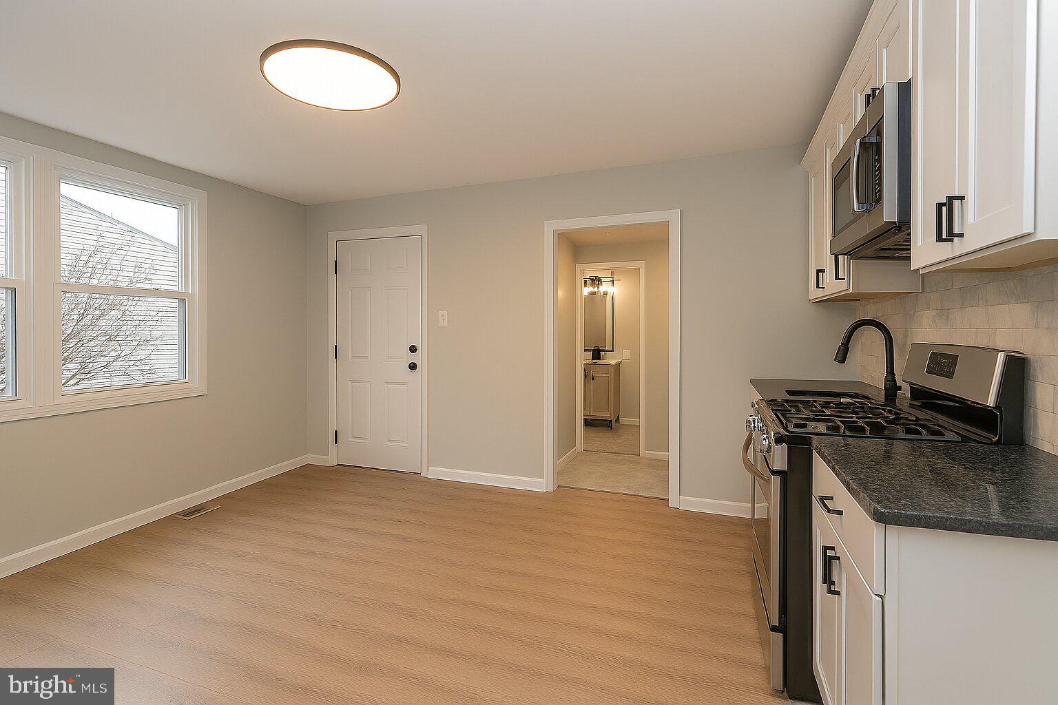 653 Spruce Street Bristol, PA 19007 - Photo 11 of 33