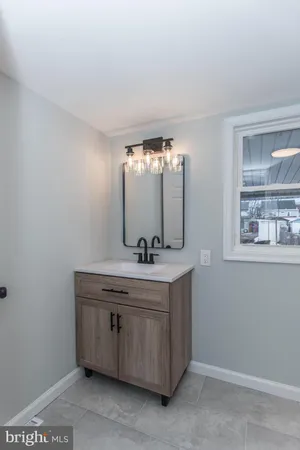 $2,350 | 653 Spruce Street, Bristol, PA 19007