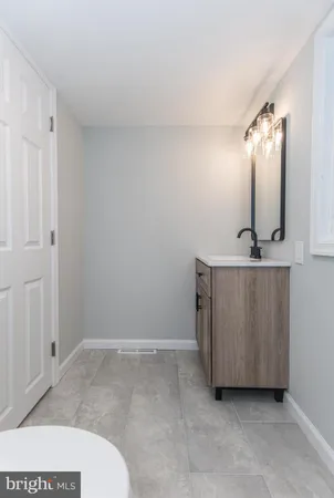 $2,350 | 653 Spruce Street, Bristol, PA 19007