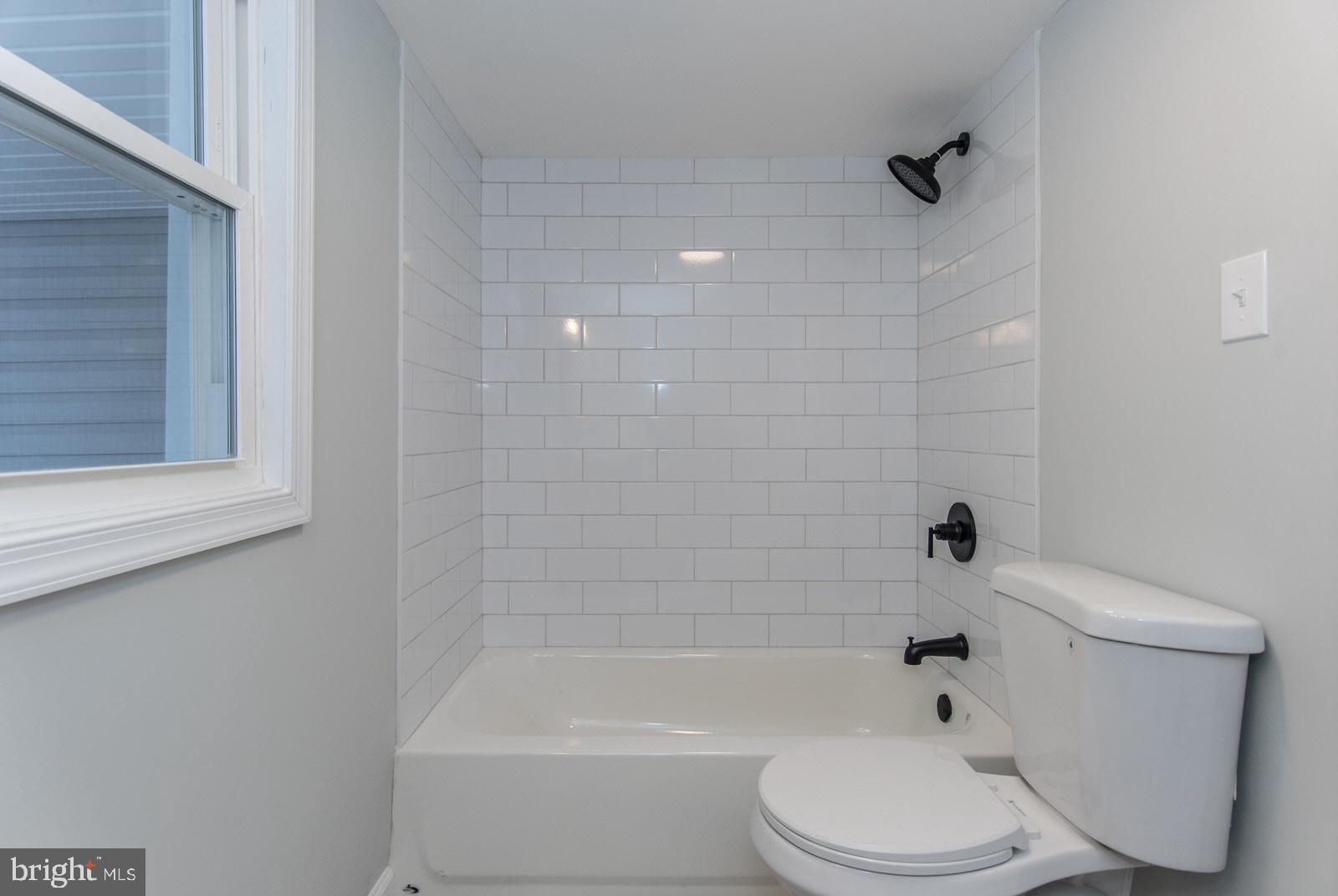 653 Spruce Street Bristol, PA 19007 - Photo 16 of 33