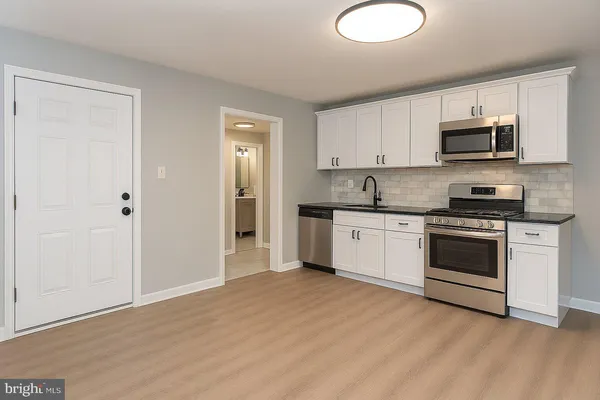 $2,350 | 653 Spruce Street, Bristol, PA 19007