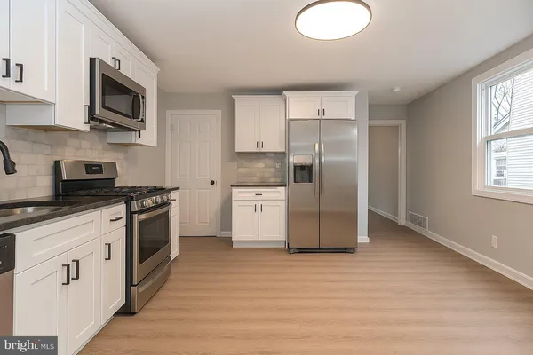 $2,350 | 653 Spruce Street, Bristol, PA 19007