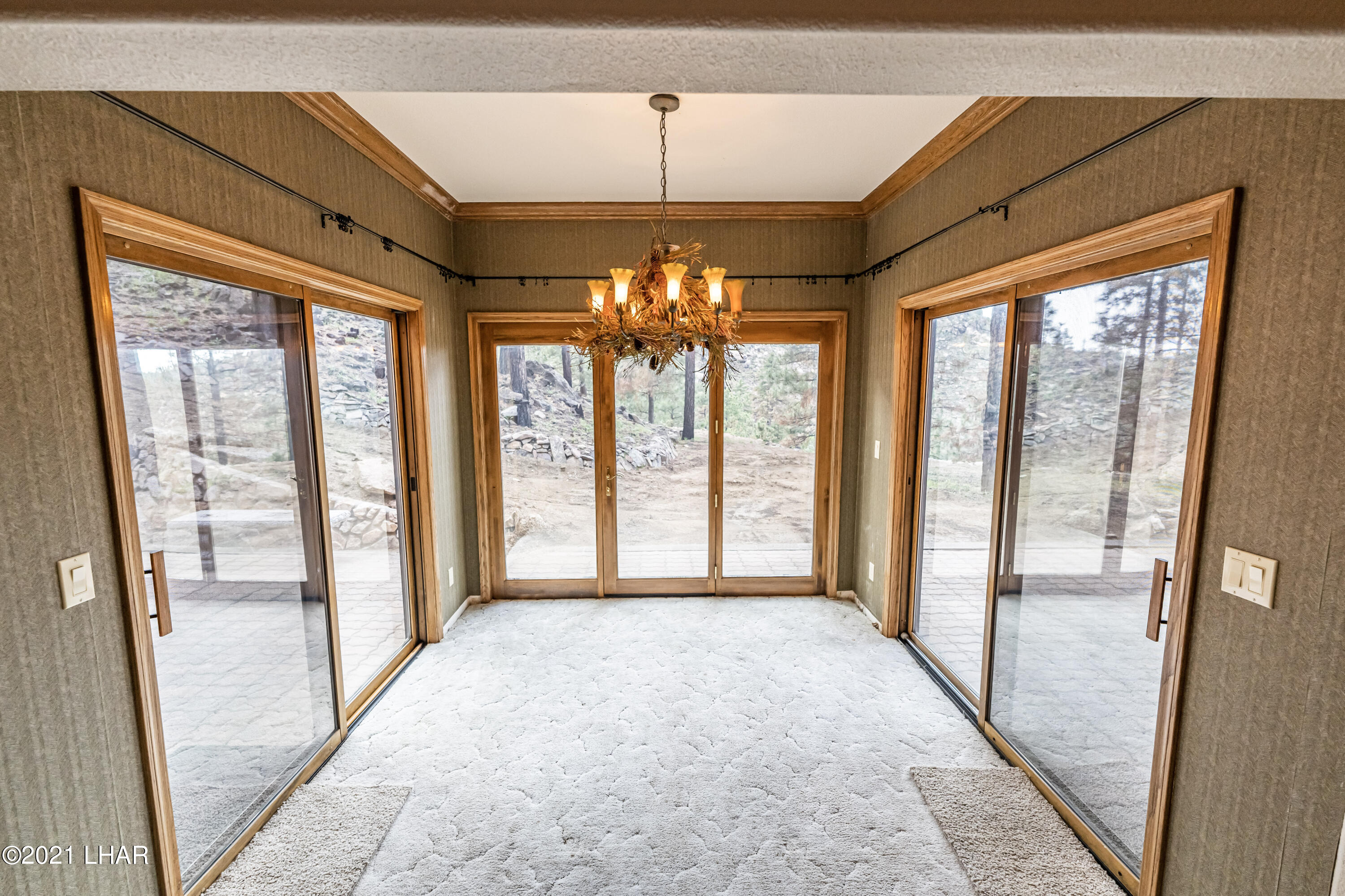 4740 South Ridge Road Kingman, AZ 86401 - Photo 19 of 82 Dining room