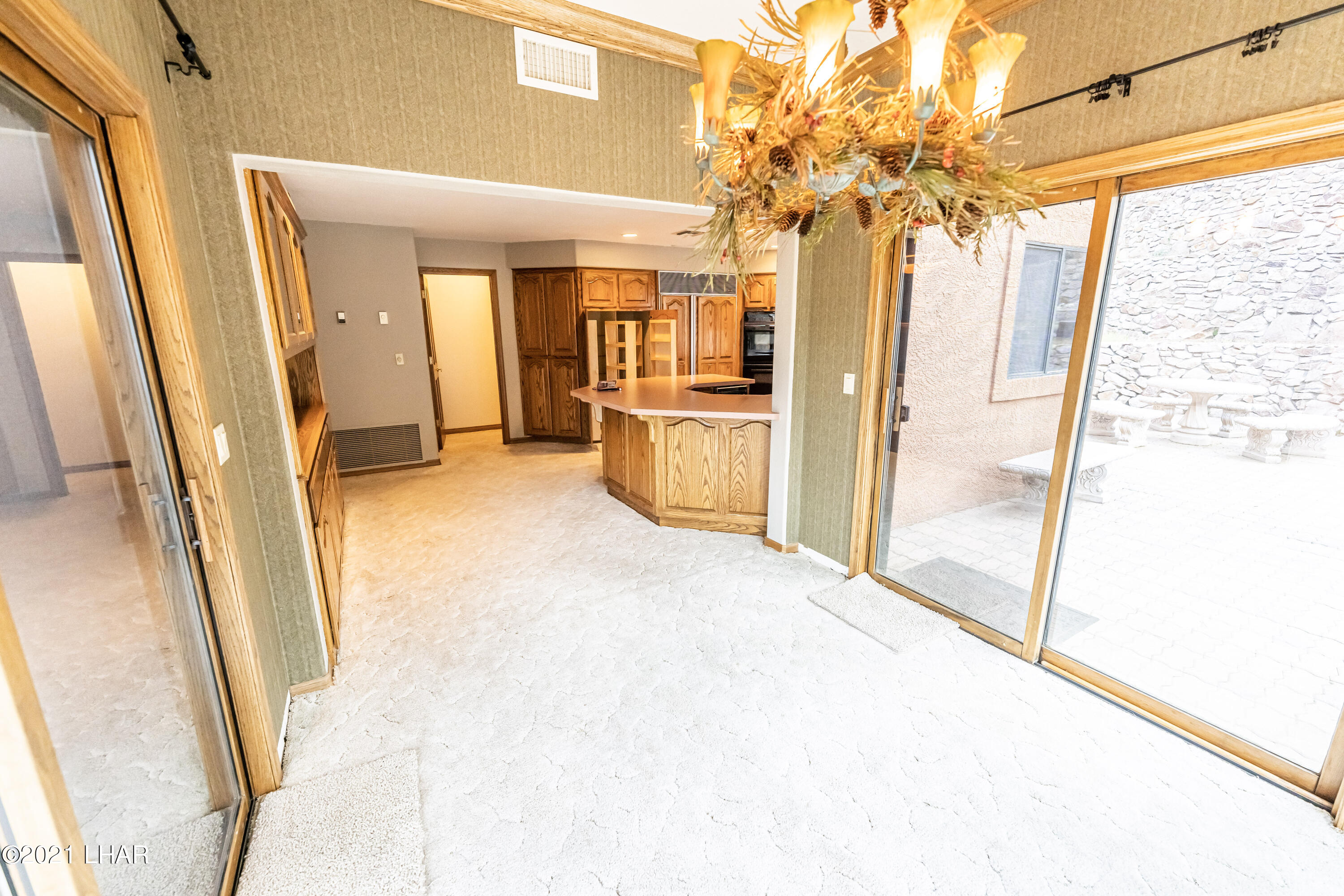 4740 South Ridge Road Kingman, AZ 86401 - Photo 20 of 82 Dining Room towards Kitchen