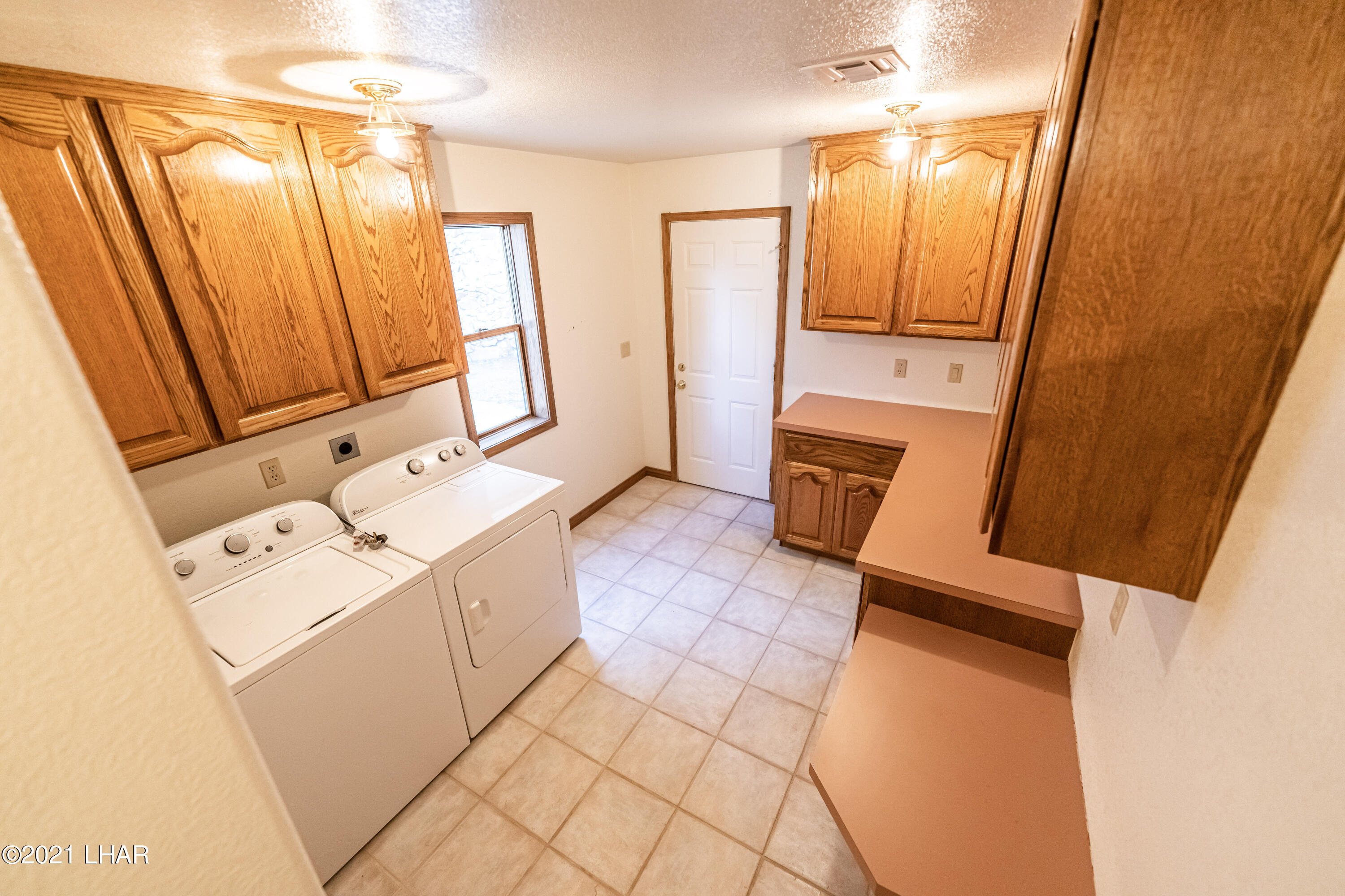 4740 South Ridge Road Kingman, AZ 86401 - Photo 26 of 82 Laundry Room on main floor