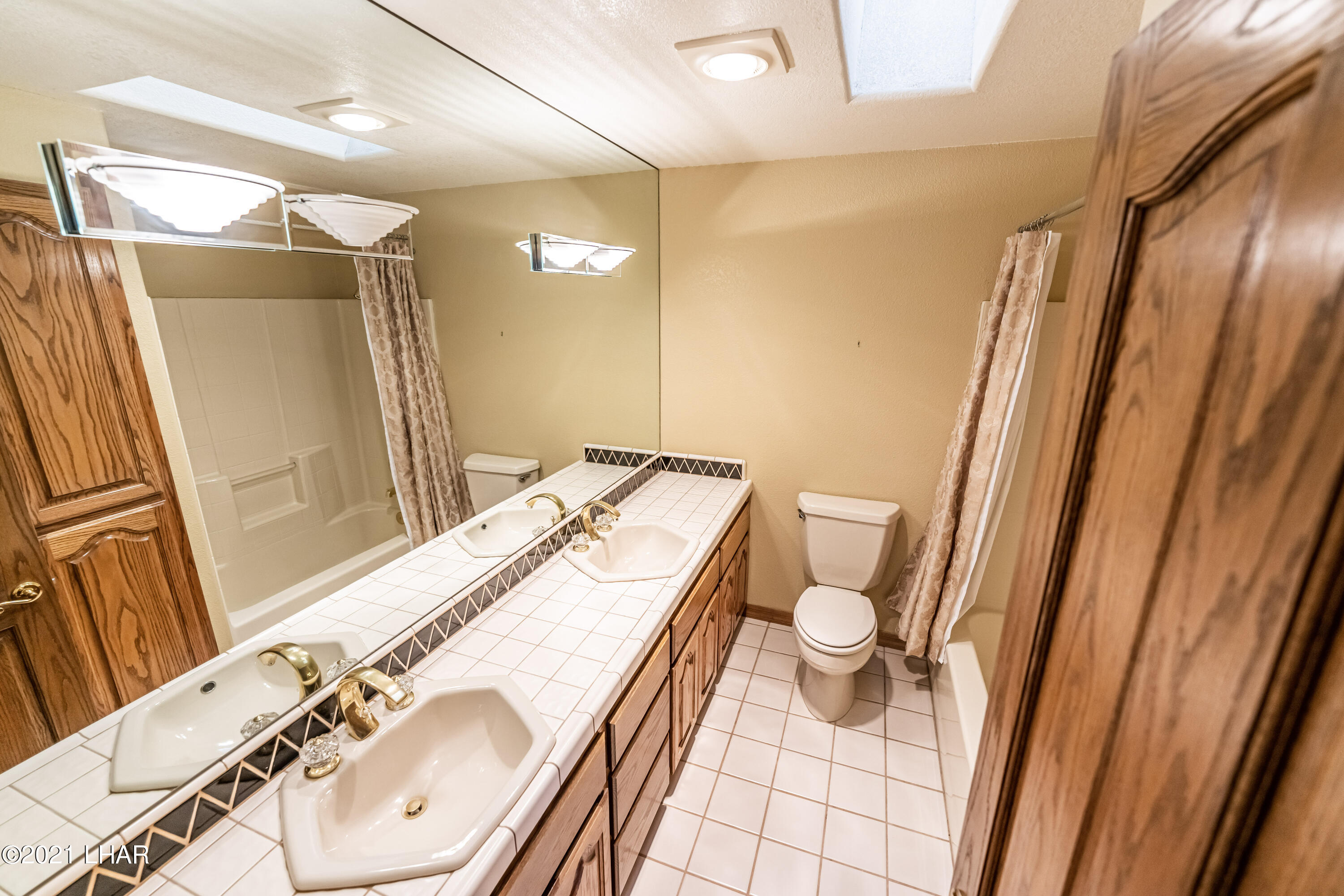 4740 South Ridge Road Kingman, AZ 86401 - Photo 39 of 82 Master 2 Bath