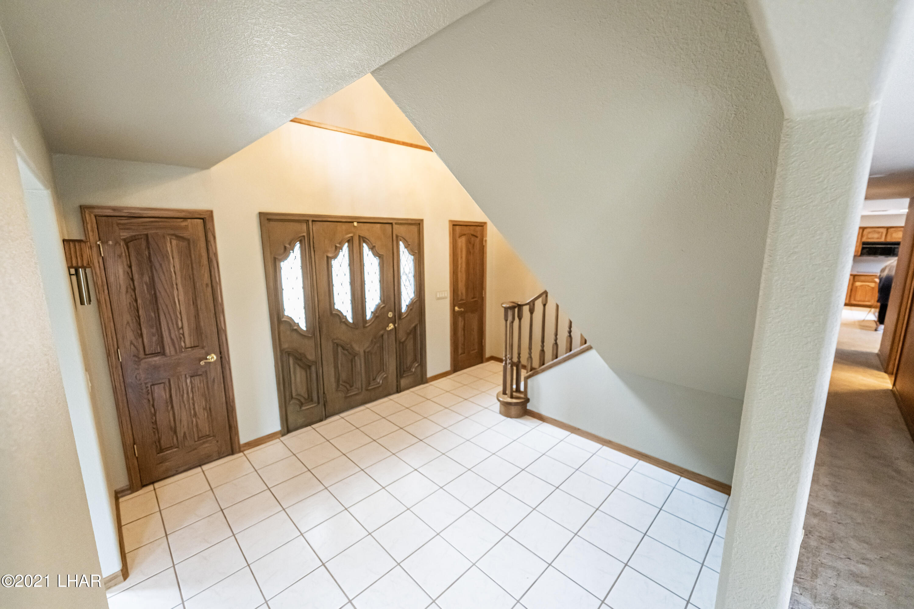 4740 South Ridge Road Kingman, AZ 86401 - Photo 4 of 82 The grand entrance.