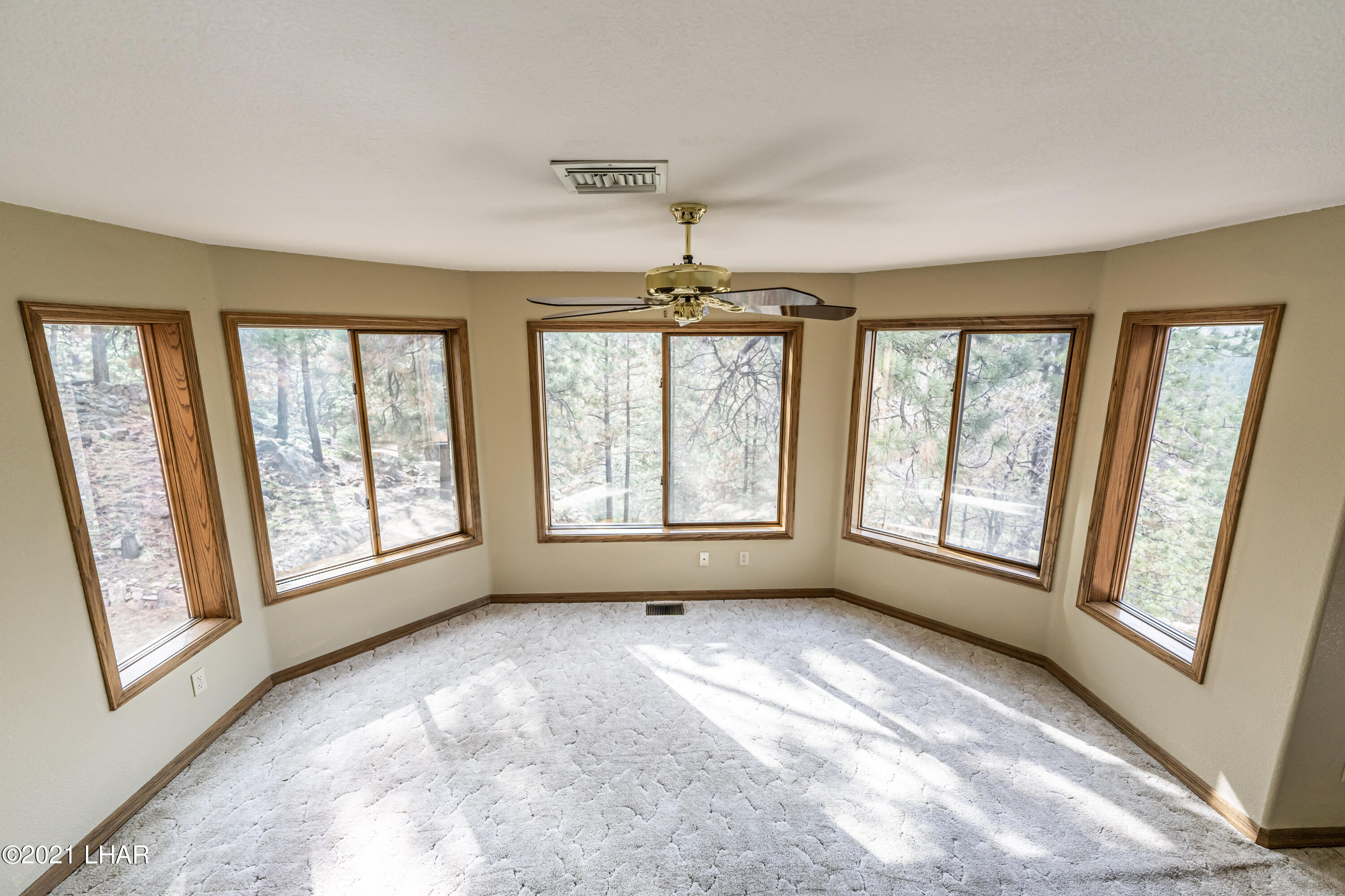 4740 South Ridge Road Kingman, AZ 86401 - Photo 42 of 82 Bed area with spectacular views