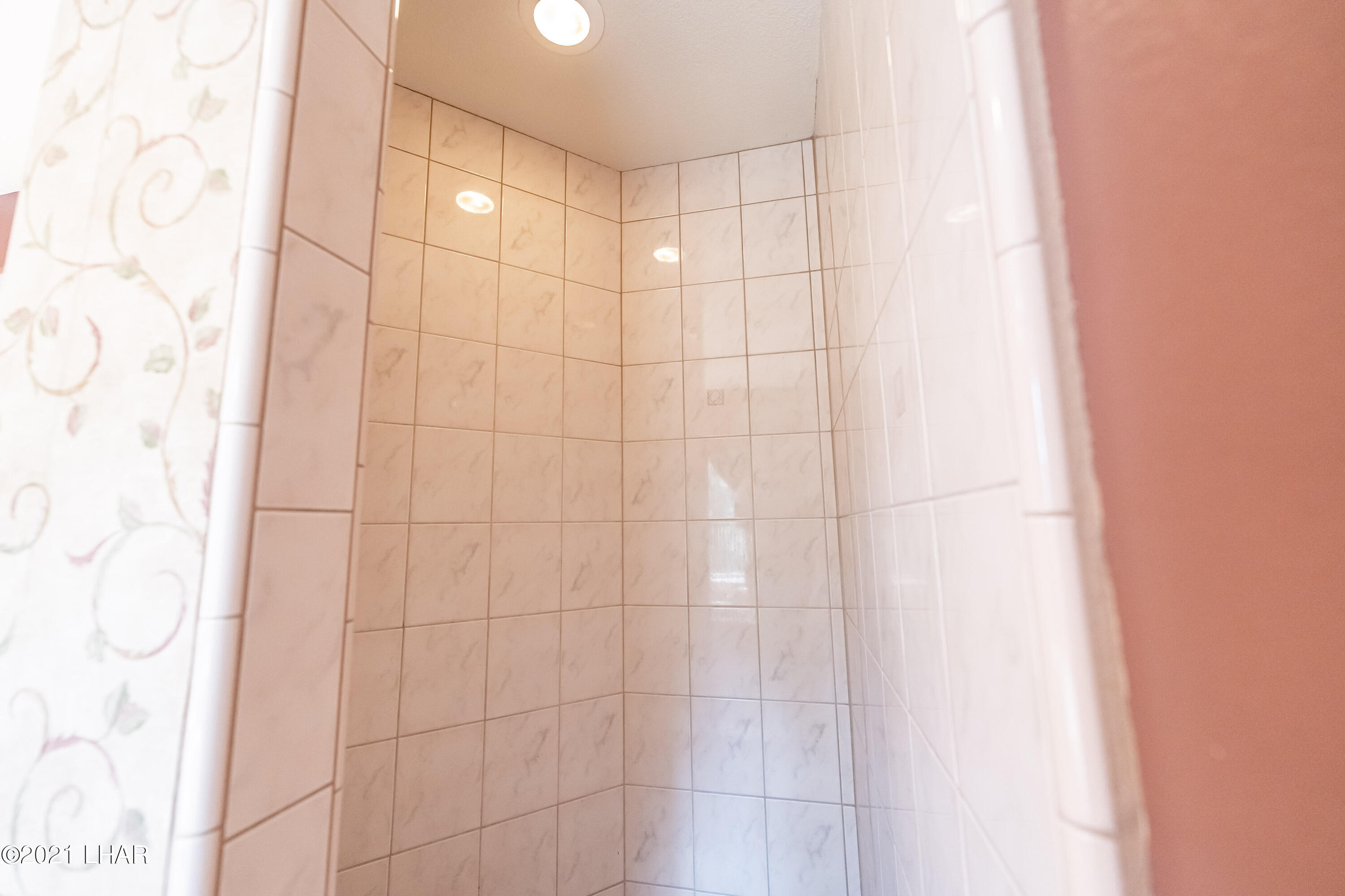 4740 South Ridge Road Kingman, AZ 86401 - Photo 45 of 82 Walk in separate shower