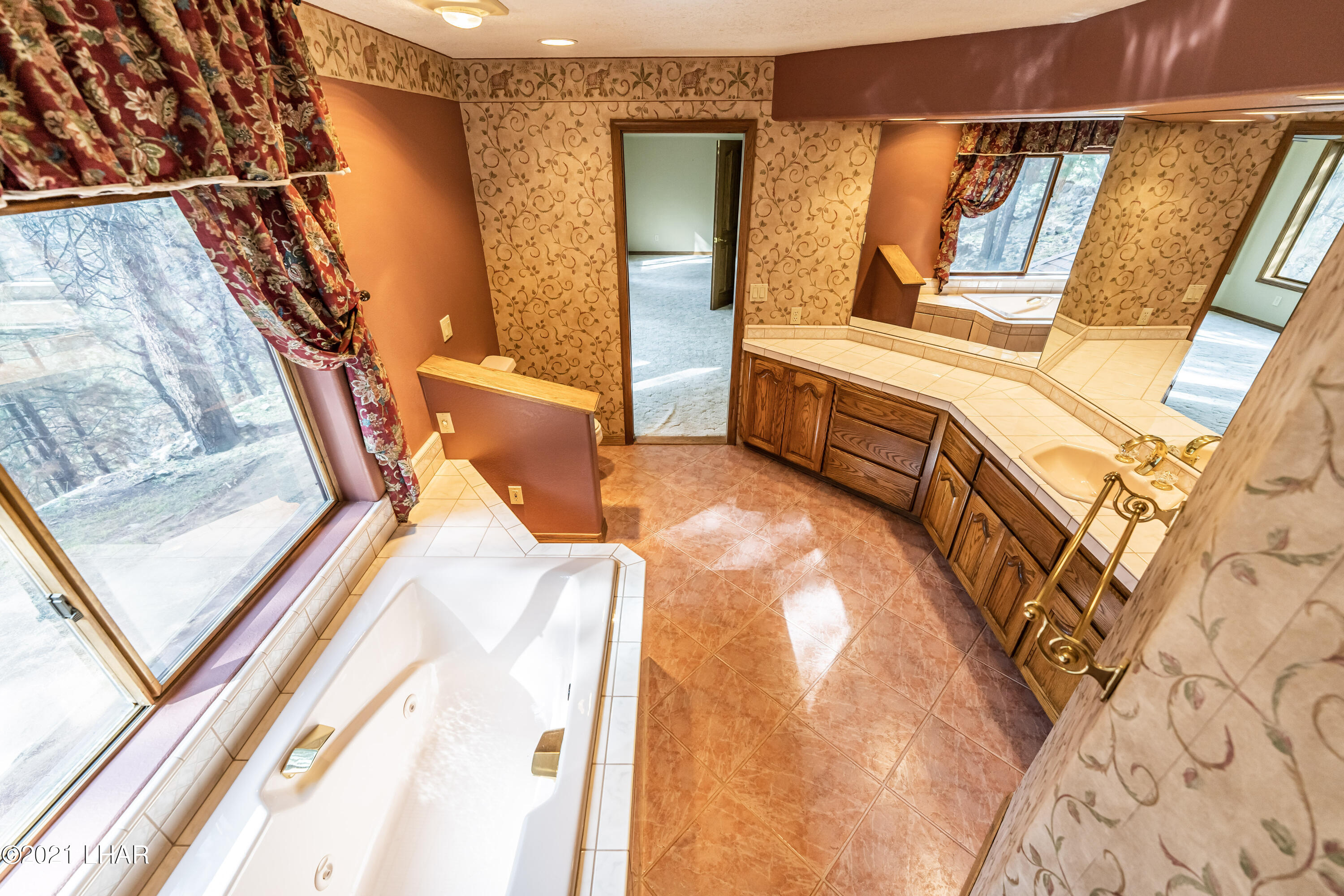 4740 South Ridge Road Kingman, AZ 86401 - Photo 46 of 82 Views from bathroom also