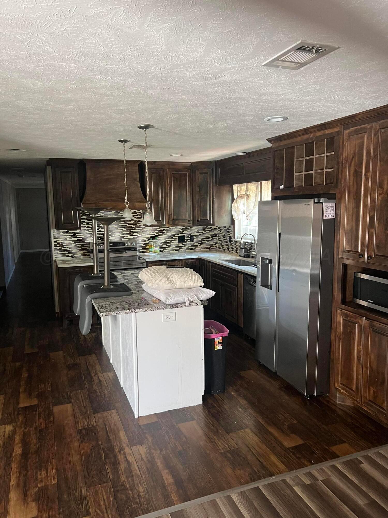 1203 North Main Street Friona, TX 79035 - Photo 3 of 19 Kitchen