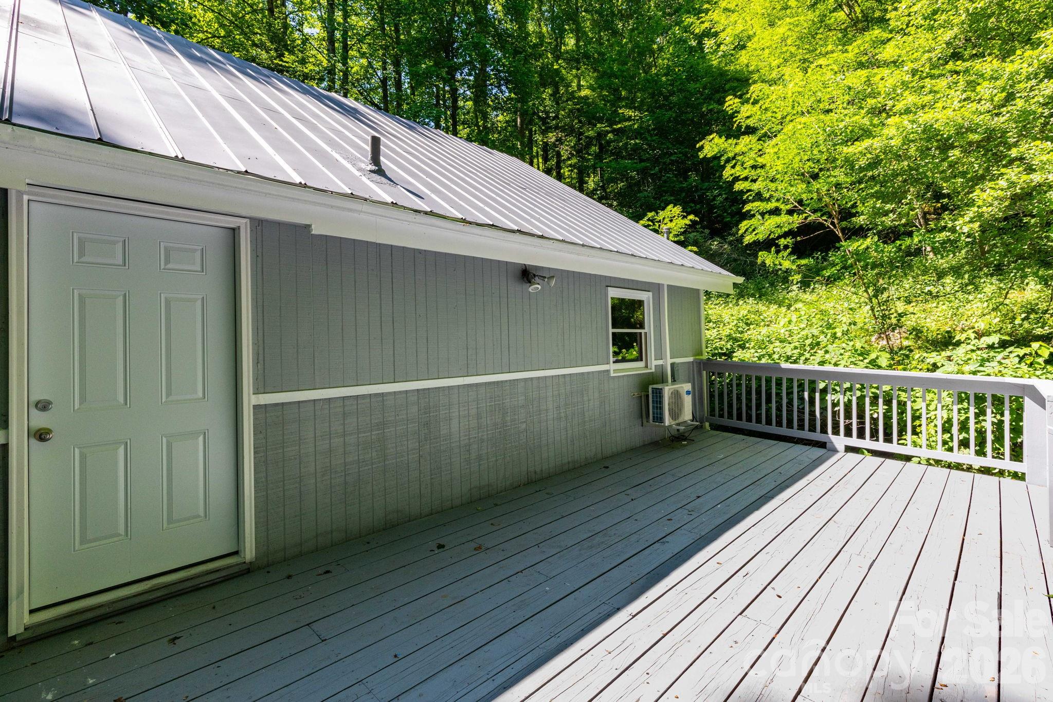 109 Narrow Way Road Burnsville, NC 28714 - Photo 5 of 25