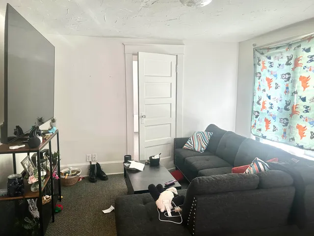 $550,000 | 825 Park Avenue, Little Chute, WI 54140