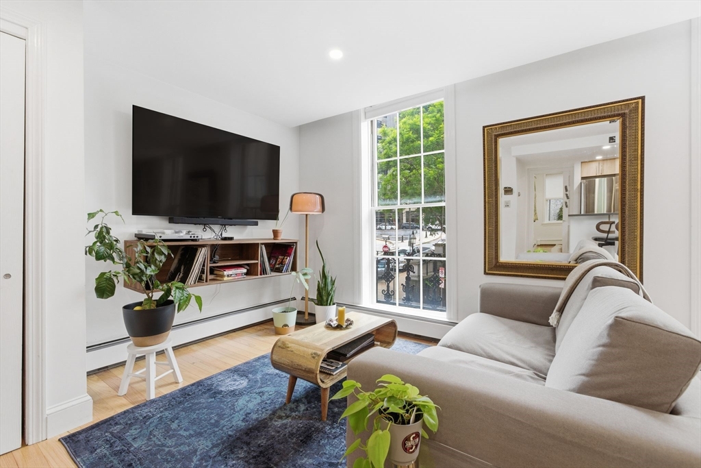 4 Derne Street, Unit 2 Boston, MA 02114 - Photo 9 of 32