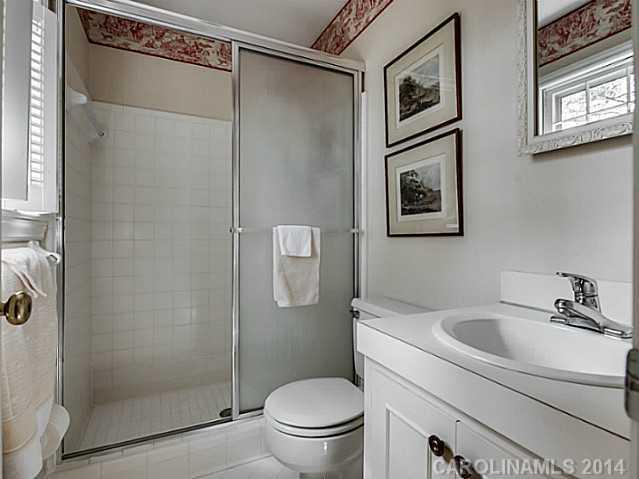 818 Ashmeade Road, Unit 3 Charlotte, NC 28211 - Photo 12 of 16 Gallery Image 12