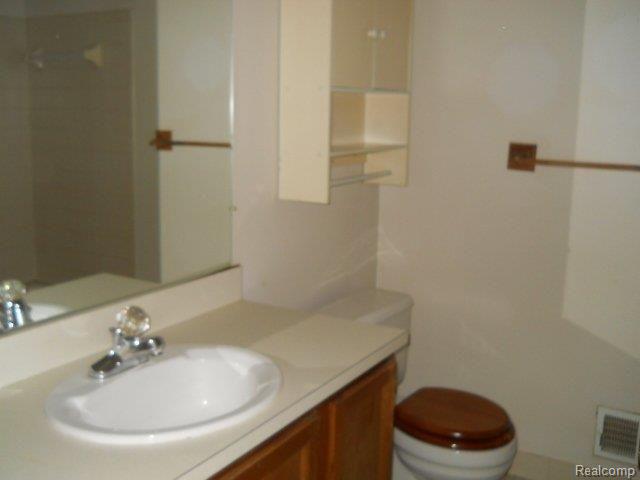 57215 Beaconsfield Road Washington, MI 48094 - Photo 12 of 13 DSCN3195.JPG