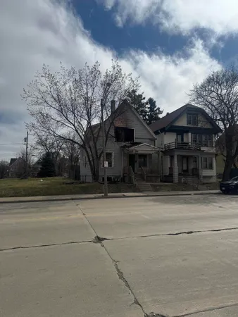 $29,000 | 2162 North 35th Street, Milwaukee, WI 53208