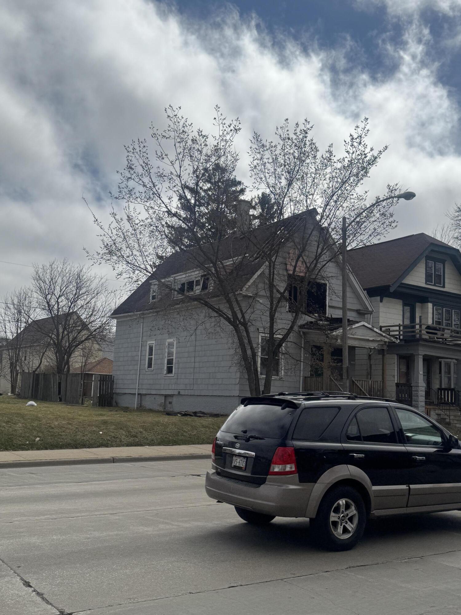 2162 North 35th Street Milwaukee, WI 53208 - Photo 2 of 3 IMG_9176