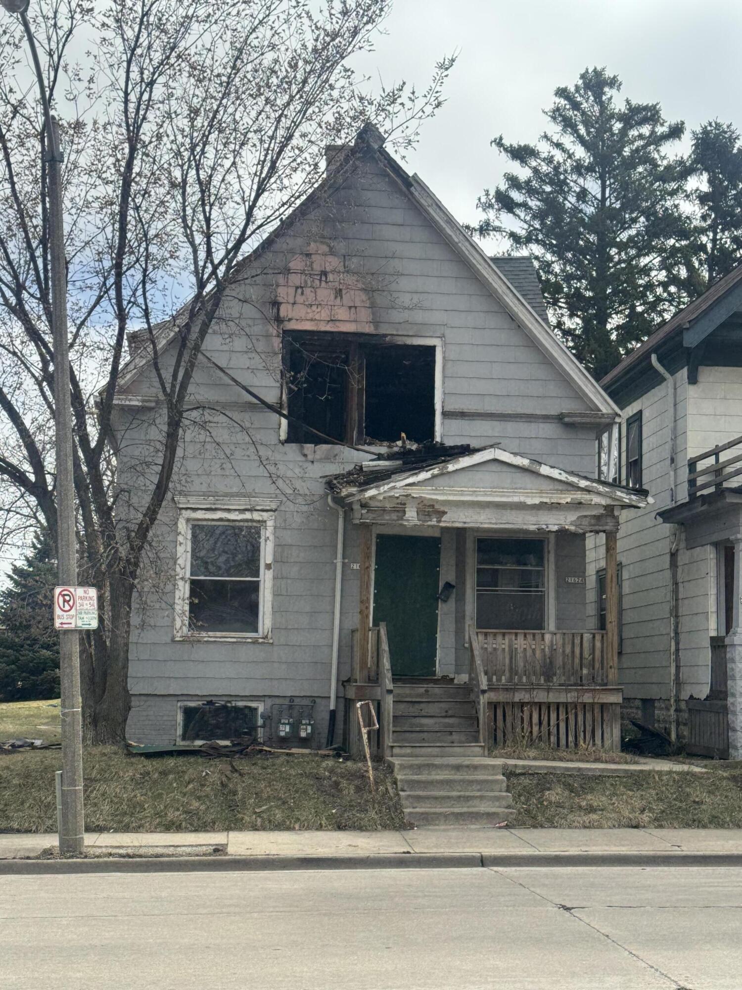 2162 North 35th Street Milwaukee, WI 53208 - Photo 3 of 3 IMG_9177