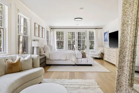 9 Old Pine Drive, East Hampton, NY 11937