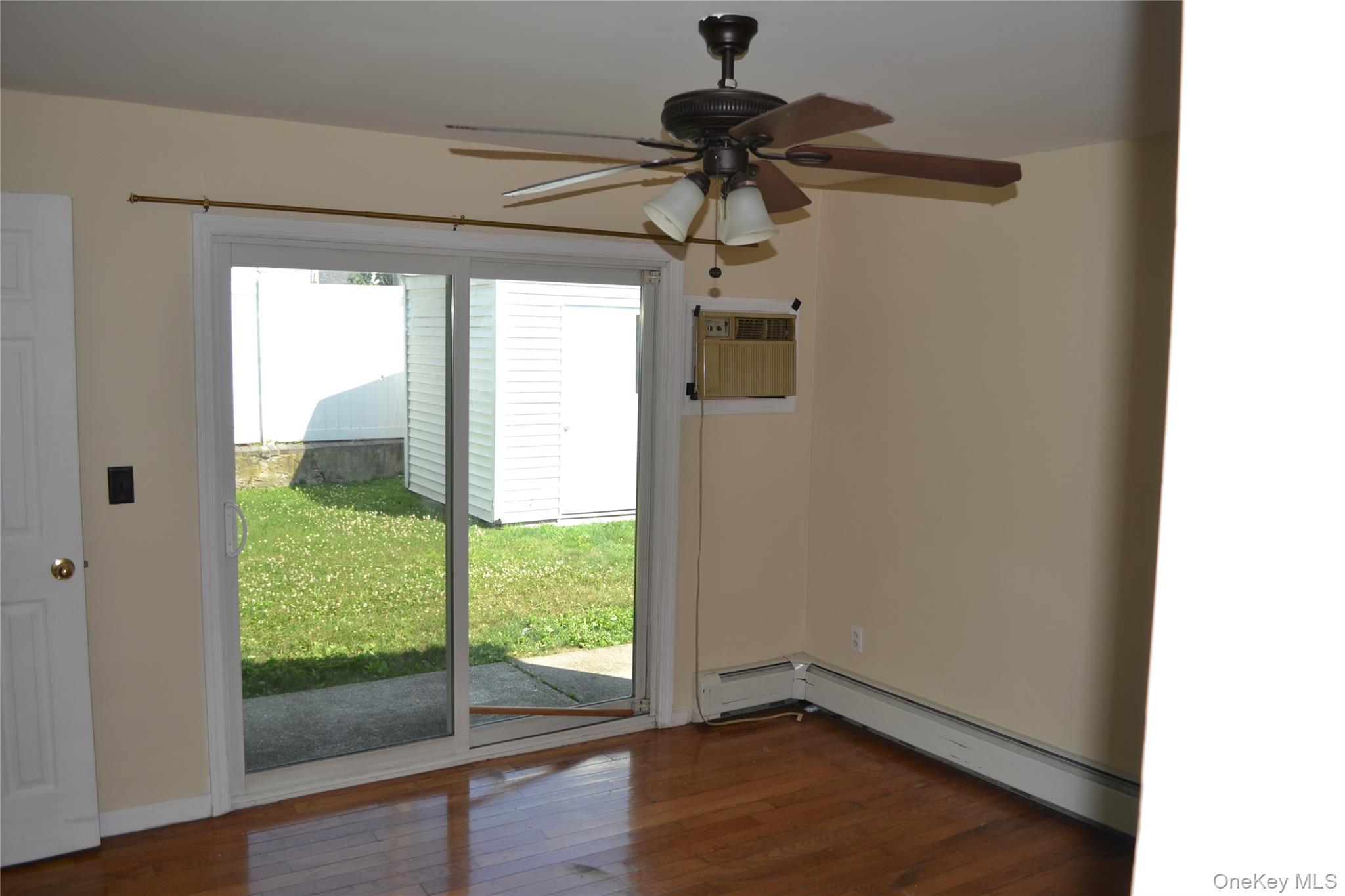 516 Long Beach Road Island Park, NY 11558 - Photo 5 of 31