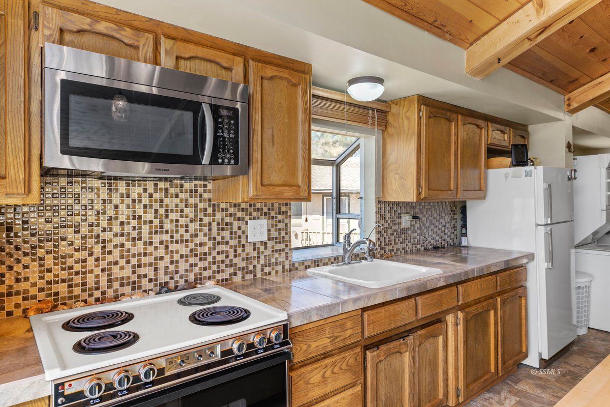 9557 Fay Ranch Road Weldon, CA 93283 - Photo 10 of 37 Gallery Image 10