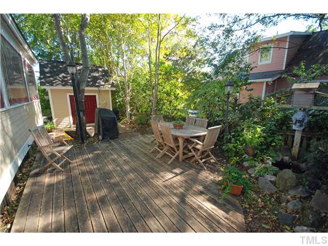 600 Latham Way Raleigh, NC 27604 - Photo 2 of 25 Exterior Back