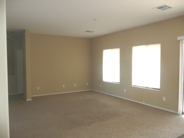 2684 South Chaparral Road Apache Junction, AZ 85119 - Photo 2 of 18 mrktg living rm