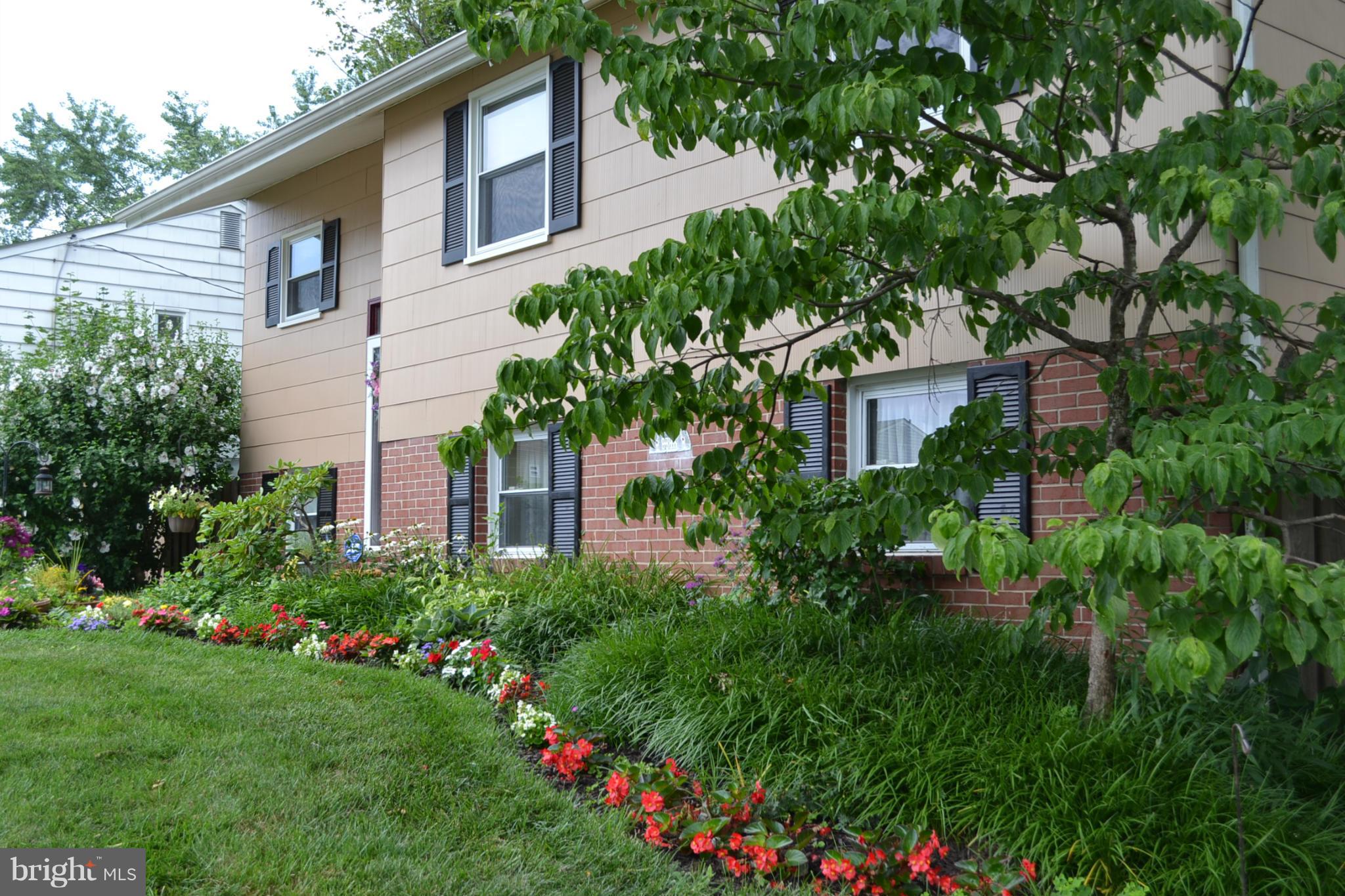 323 Norgulf Road Reisterstown, MD 21136 - Photo 2 of 30 Front Gardens