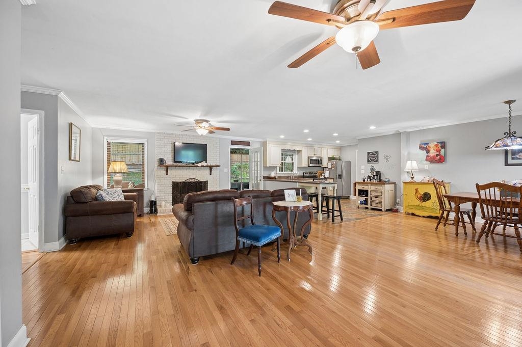 181 Carroll Circle Pacolet, SC 29372 - Photo 7 of 44 Hardwoods Throughout!