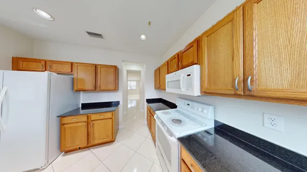 $3,500 | 690 Amador Lane, Unit 3, West Palm Beach, FL 33401