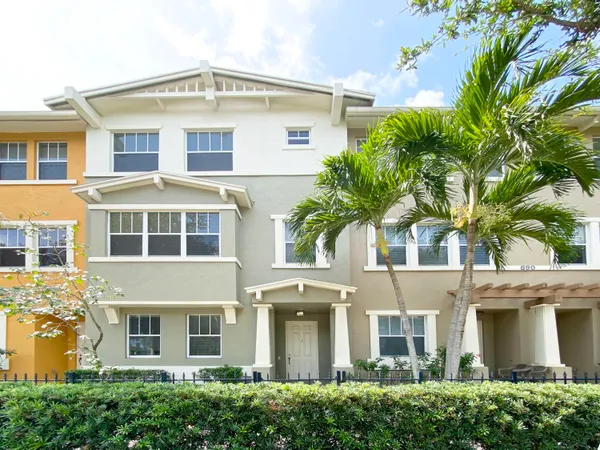 $3,500 | 690 Amador Lane, Unit 3, West Palm Beach, FL 33401