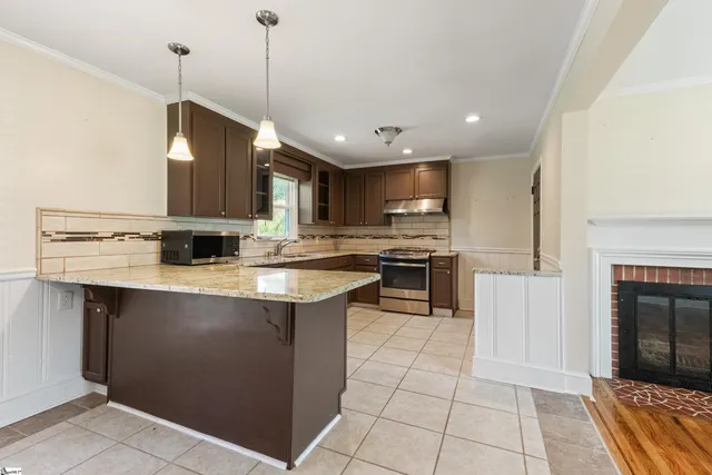 $244,000 | 105 Pinewood Avenue, Clinton, SC 29325