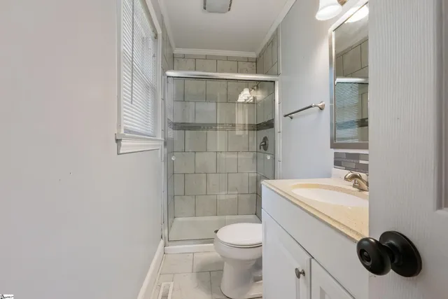 $244,000 | 105 Pinewood Avenue, Clinton, SC 29325