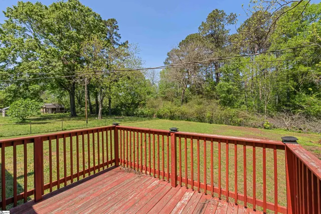 $244,000 | 105 Pinewood Avenue, Clinton, SC 29325