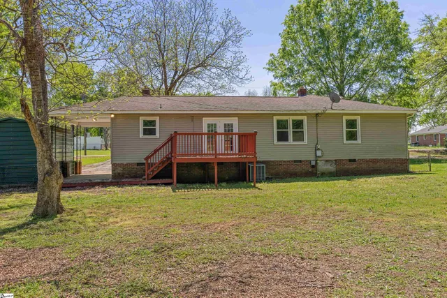 $244,000 | 105 Pinewood Avenue, Clinton, SC 29325