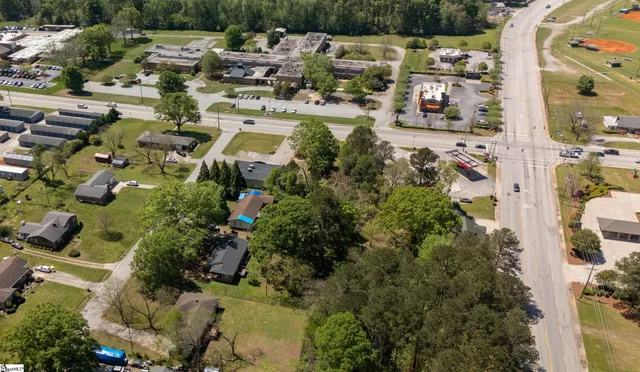 $244,000 | 105 Pinewood Avenue, Clinton, SC 29325