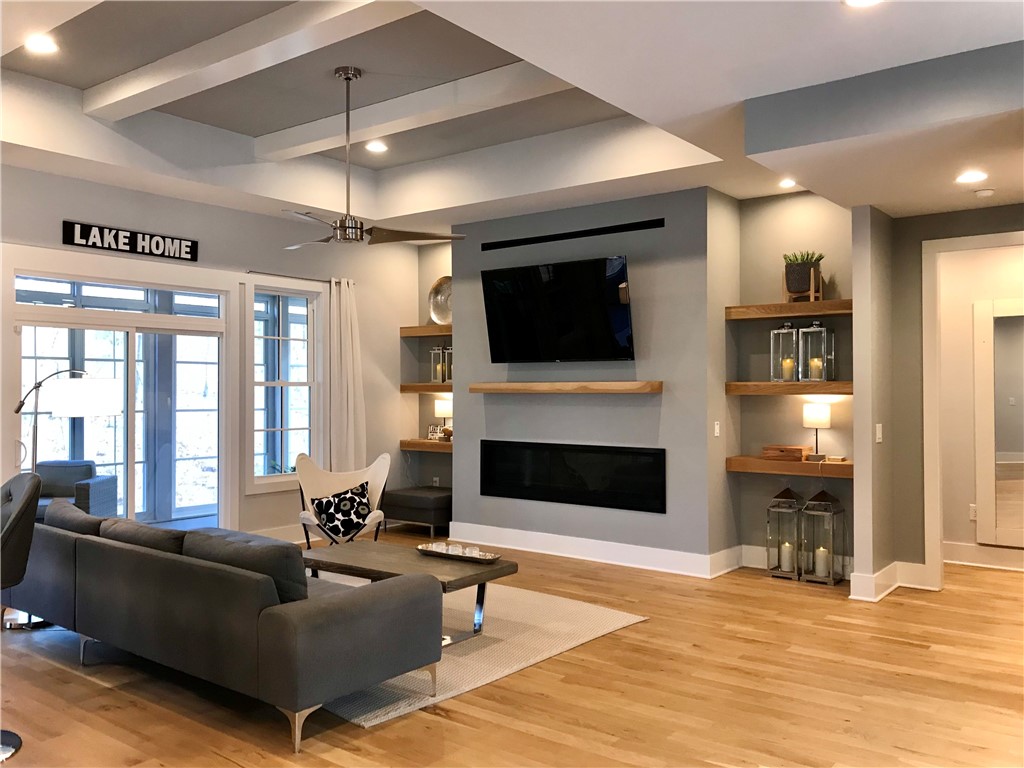 102 Mapleleaf Way Seneca, SC 29672 - Photo 13 of 40 Great Room