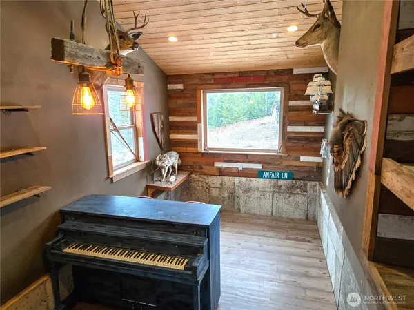 $549,900 | 15 Anfair Lane, Curlew, WA 99118