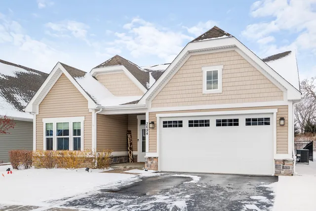 $490,000 | 3694 Reddington Circle, Elgin, IL 60124